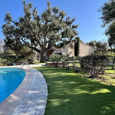 Entassi Comfortable Grimaud